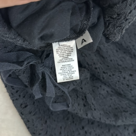 Lou & Grey black casual pull on lined skirt with lace type overlay - Picture 4 of 6